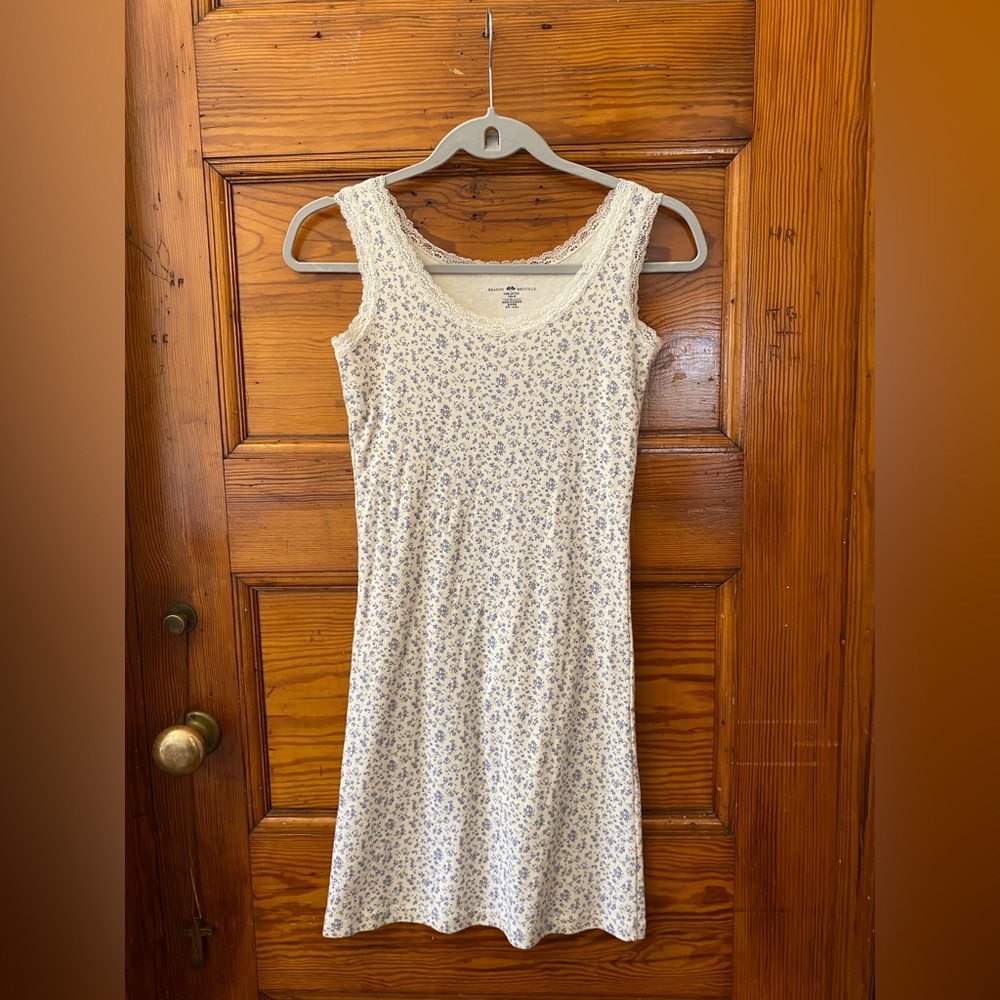 Brandy Melville Floral Mini Dress w Lace